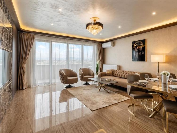 Apartament cu 4 camere decomandat, mobilat în Tractorul