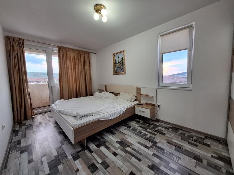Apartament cu 3 camere semidecomandat, mobilat în Florești — fotografia 3