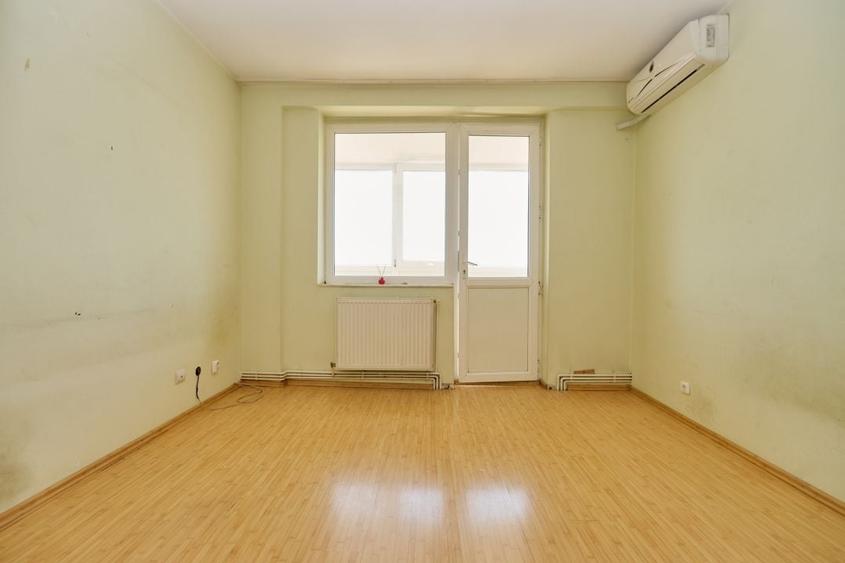 Apartament cu 4 camere decomandat în Craiovei
