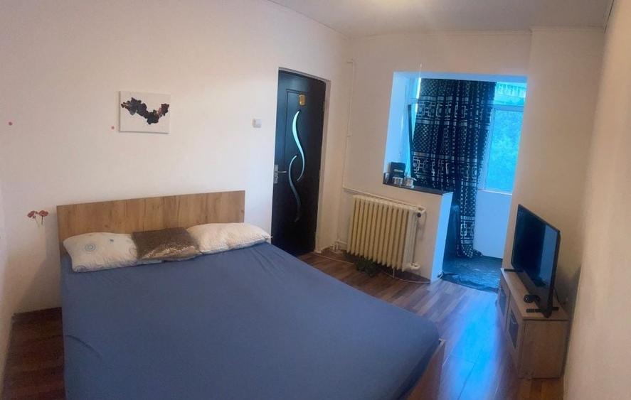 Apartament cu 2 camere decomandat în Desa