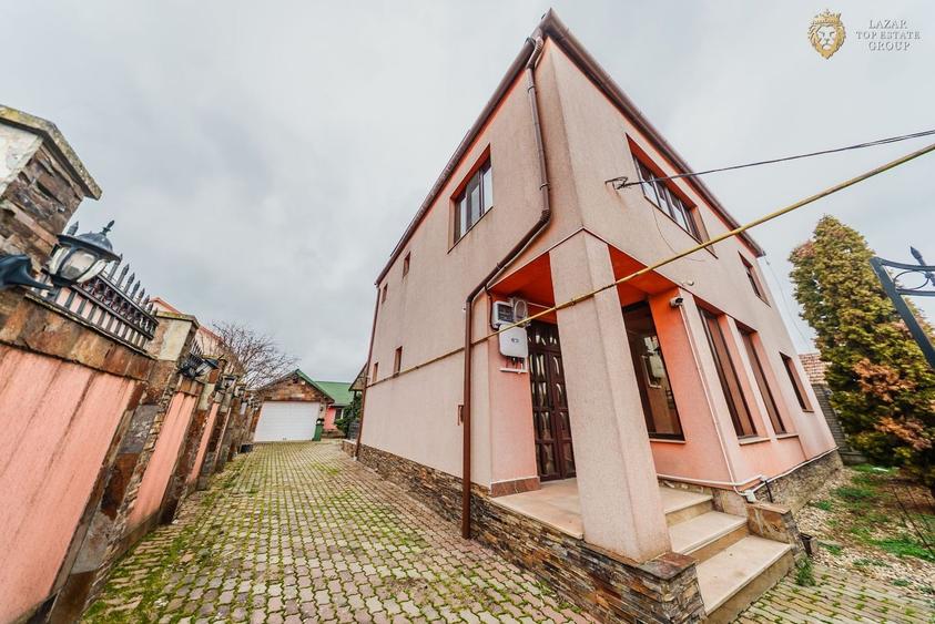 Casă individuală cu 5 camere cu Canalizare în Central