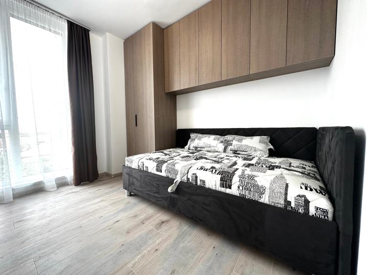 Apartament cu 3 camere semidecomandat în Tipografilor