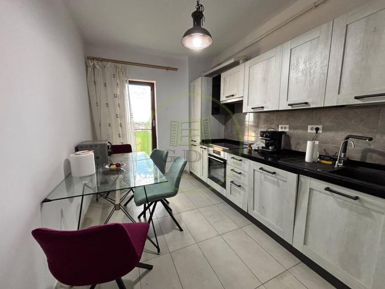 Apartament cu 2 camere semidecomandat, mobilat în Central
