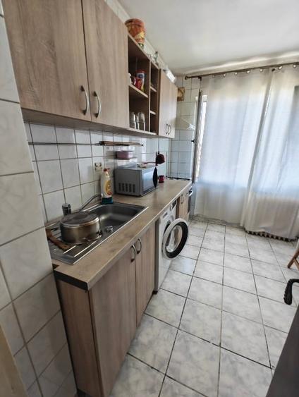 Apartament cu 3 camere decomandat, mobilat în Pantelimon