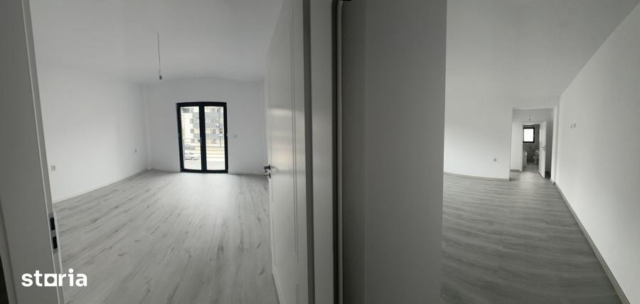 Apartament cu 3 camere decomandat în Socola
