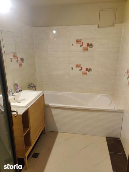 Apartament cu 3 camere decomandat în Micro 2