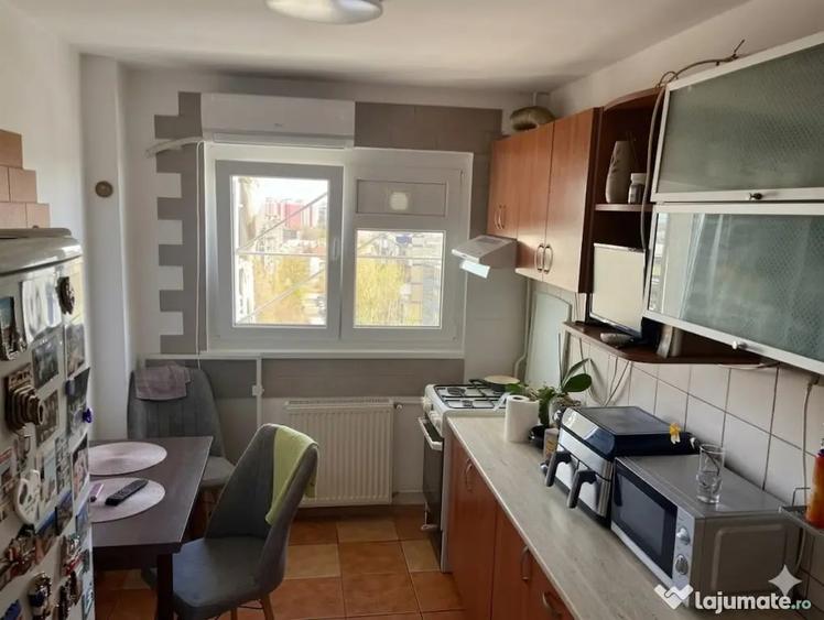 Apartament cu 3 camere decomandat în Brâncoveanu