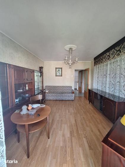Apartament cu 3 camere decomandat în Micro 39