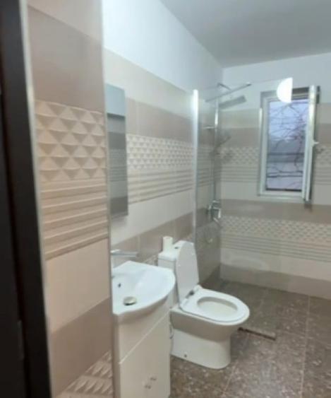 Casă cu 5 camere cu Teren 600 Mp în Central