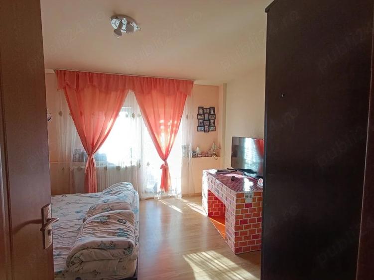 Apartament cu 3 camere decomandat în Șagului