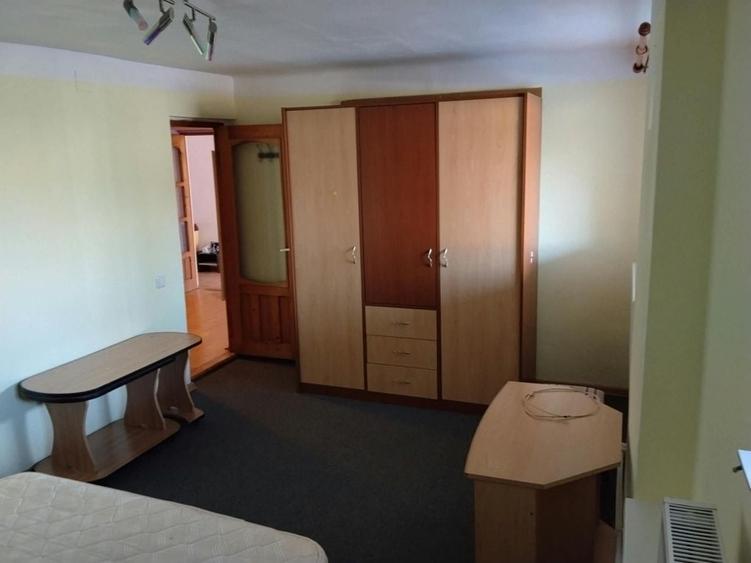 Casă cu 2 camere decomandat cu Teren 60 Mp în Vișan