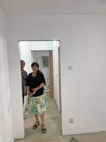 Apartament cu 4 camere semidecomandat în Malu Roșu