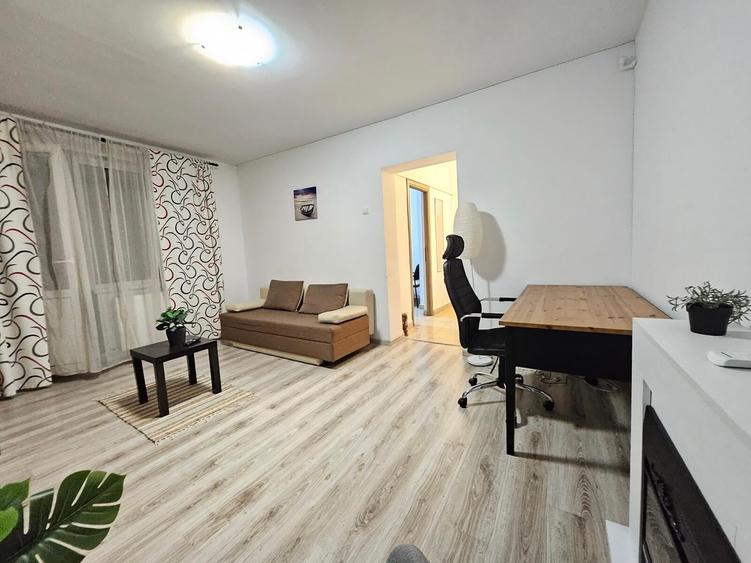 Apartament cu 2 camere semidecomandat, mobilat în Central