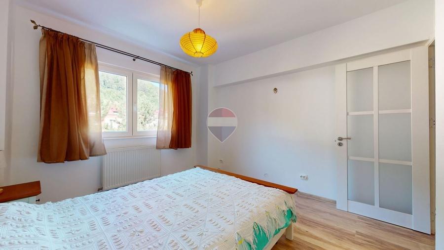 Apartament cu 3 camere decomandat, mobilat în Răcădău