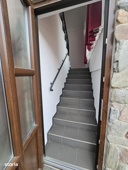 Casă cu 4 camere cu Teren 300 Mp în Central
