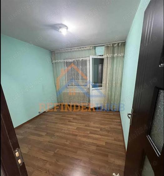 Apartament cu 4 camere decomandat, mobilat în Alexandriei