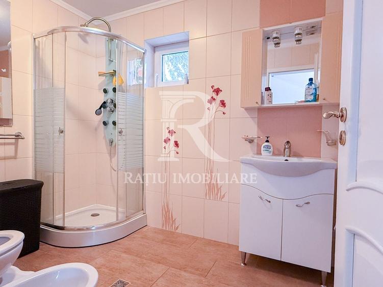 Casă individuală cu 4 camere cu Canalizare în Tokai