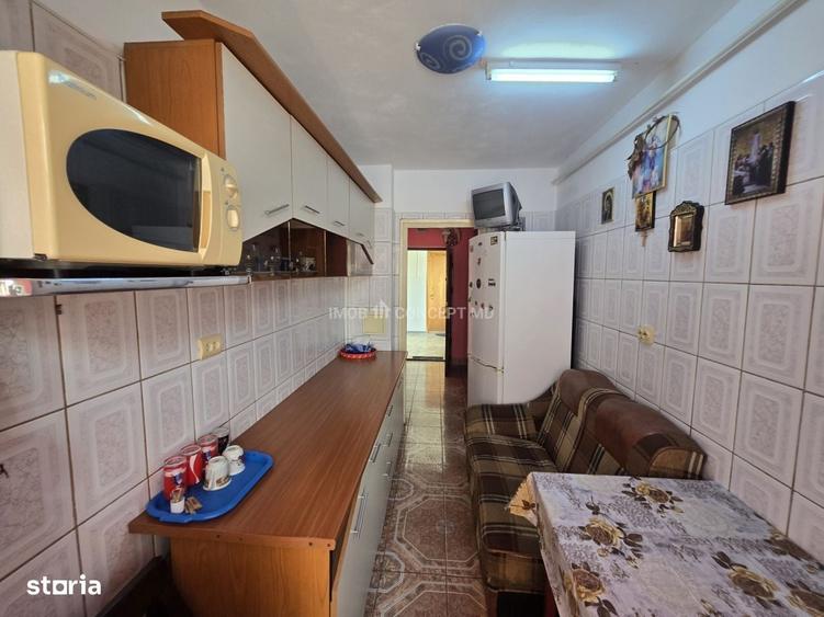 Apartament cu 2 camere decomandat în Vest