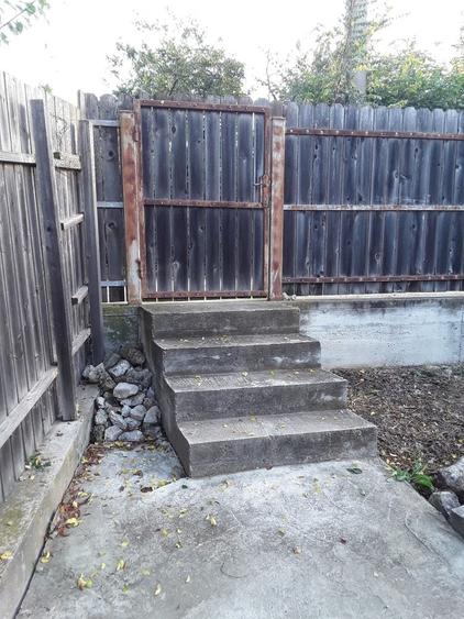 Casă cu 3 camere în Călugăreni