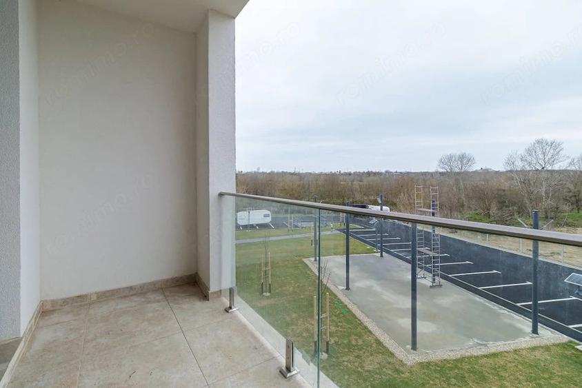 Apartament cu 5 camere semidecomandat în 1 Decembrie