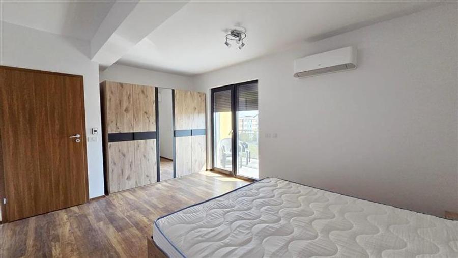 Apartament cu 3 camere decomandat în Dumbrăvița