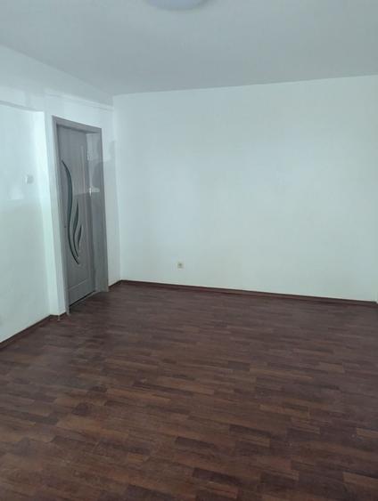 Apartament cu 2 camere decomandat în Energiei