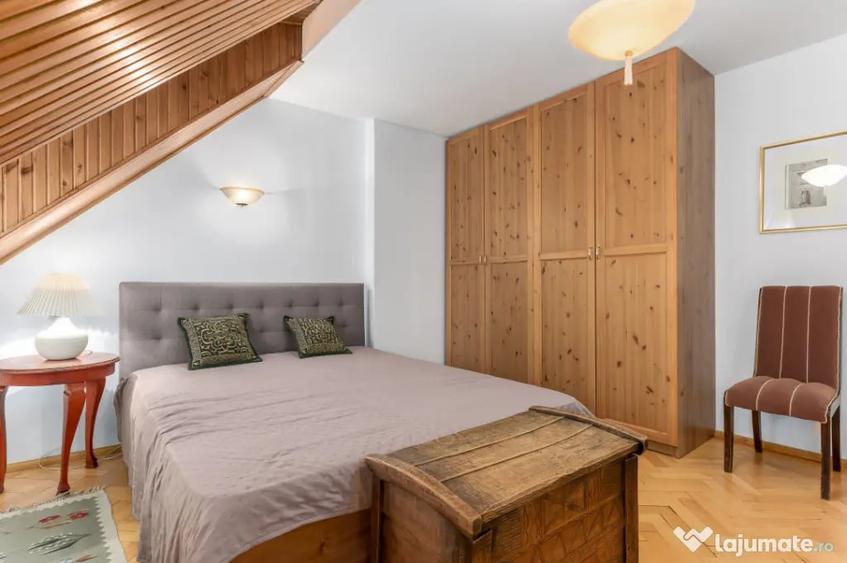 Apartament cu 2 camere semidecomandat în P-ța Victoriei