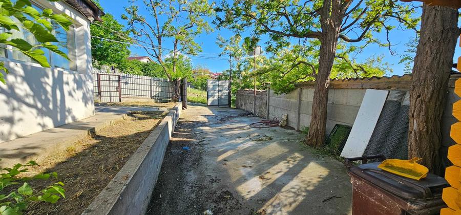 Casă cu 3 camere în Topalu