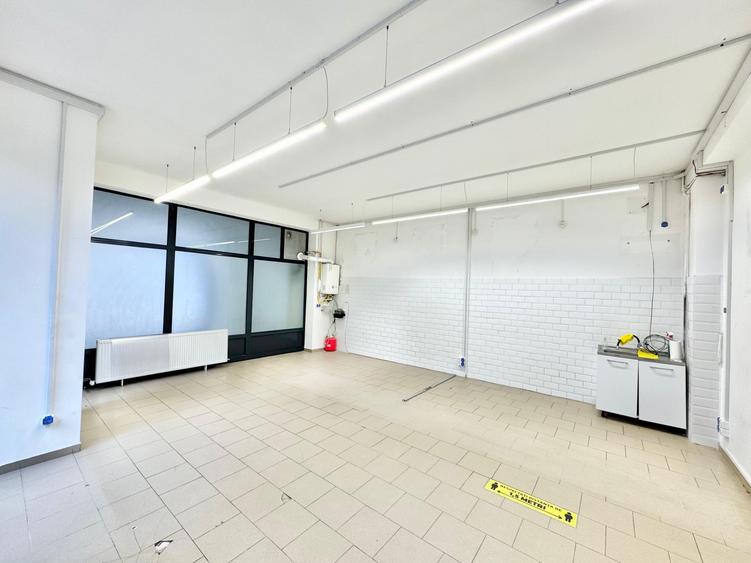 Spațiu comercial, de 45 mp, în Nicolina