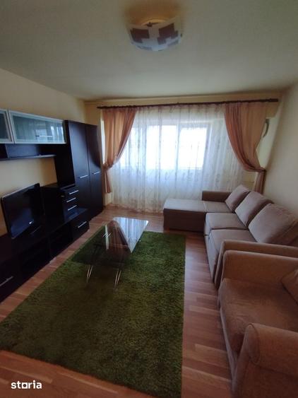 Garsonieră decomandată în Decebal