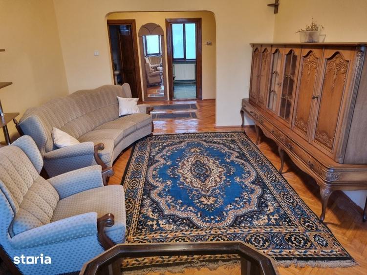 Apartament cu 3 camere decomandat în Central