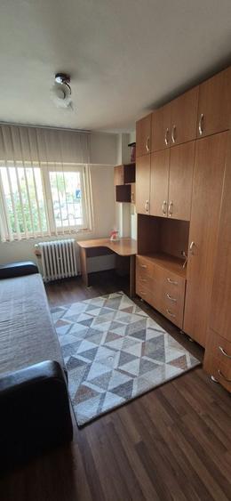 Apartament cu 3 camere decomandat în Vasile Aaron