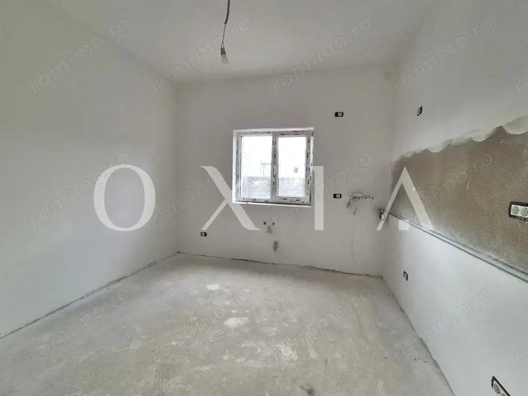 AX1046 Giroc, Zona Esso, 1/2 Duplex Cu 5 Camere - 2