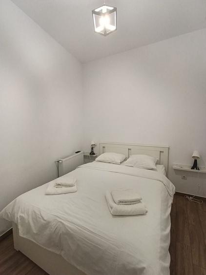 Apartament cu 2 camere semidecomandat, mobilat în Calea Victoriei