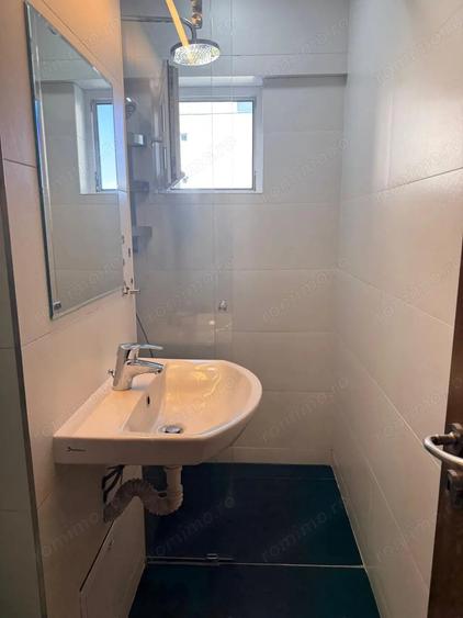 Apartament cu 4 camere decomandat în Tudor