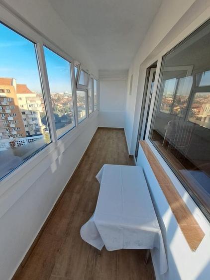 Apartament cu 2 camere semidecomandat în Intim