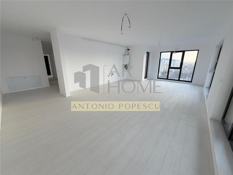 Apartament cu 3 camere decomandat în Albert