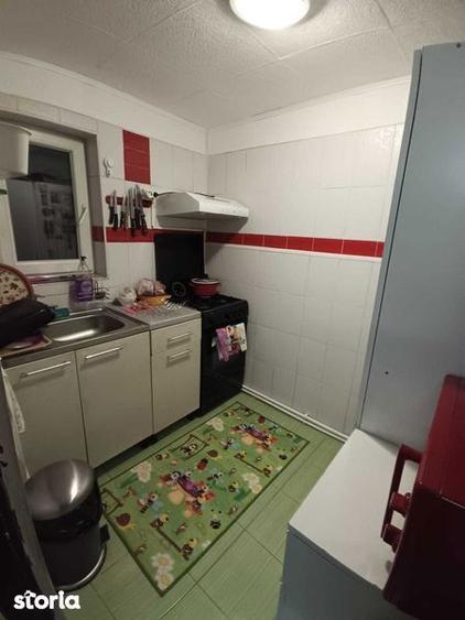 Apartament cu 3 camere în Dămăroaia