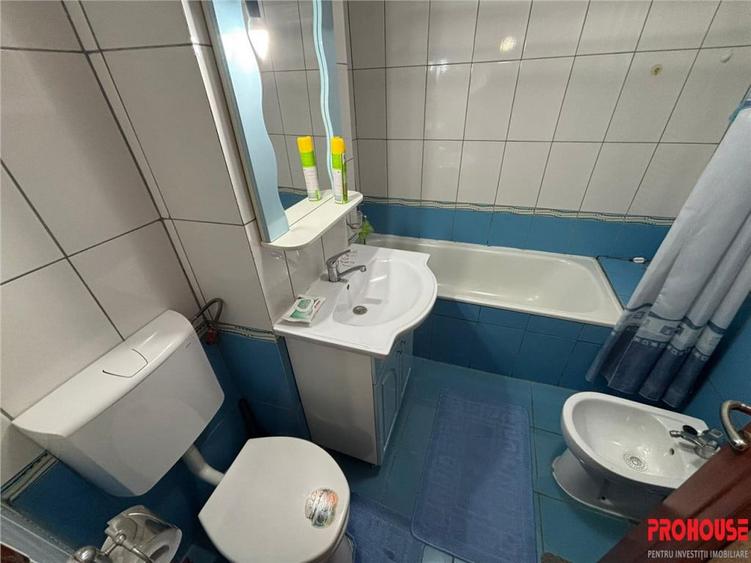 Apartament cu 3 camere decomandat, mobilat în Ultracentral