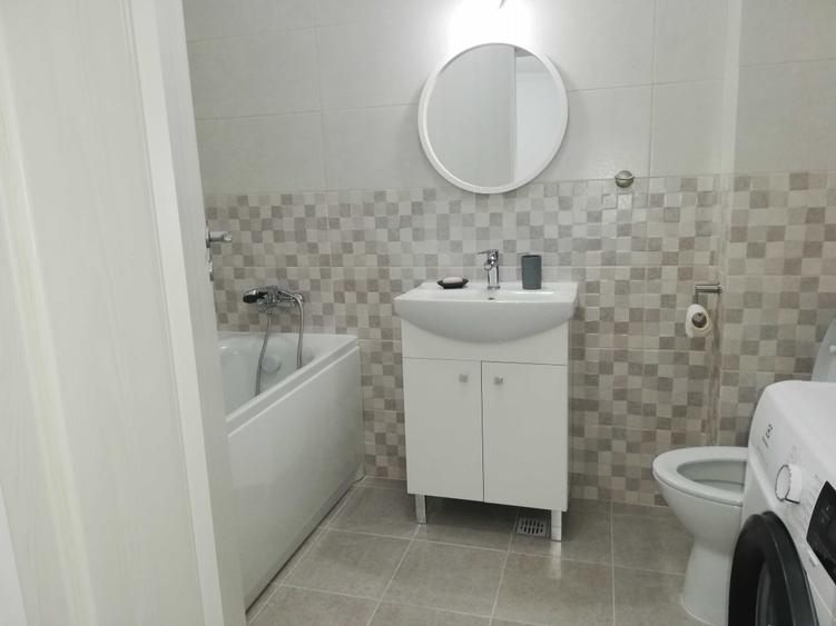 Apartament cu 2 camere semidecomandat în Runcu