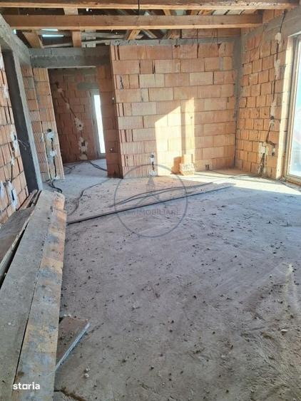 Casă cu 4 camere cu Teren 400 Mp în Central