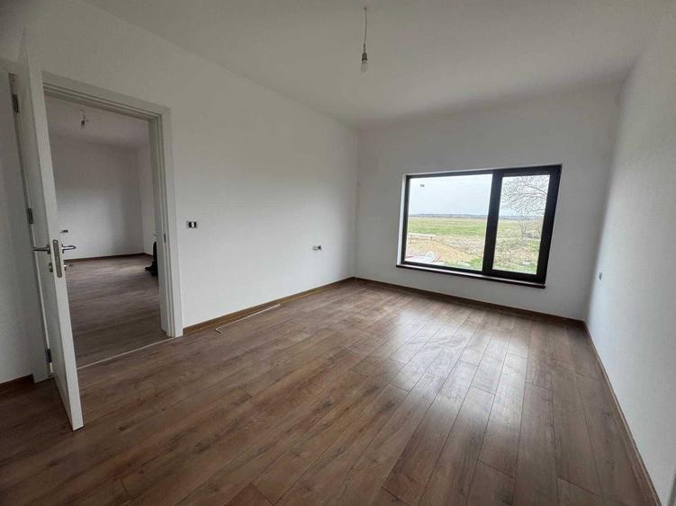 Casă cu 3 camere în Dragșina