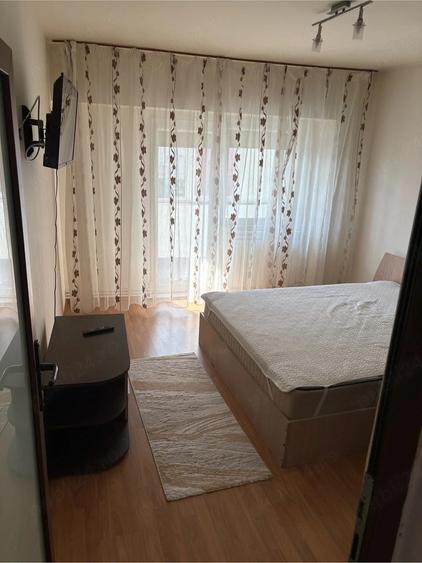 De inchiriat apt 3 camere decomandat zona gara-termen lung;bloc 1990; parcari gratuite nelimitate - 3
