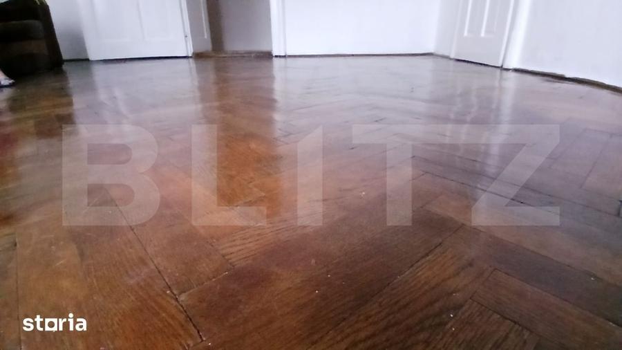 Apartament cu 5 camere în Central