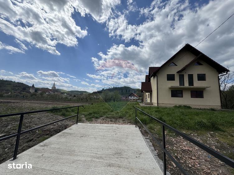 Casă cu 6 camere cu Teren 268 Mp în Moșna
