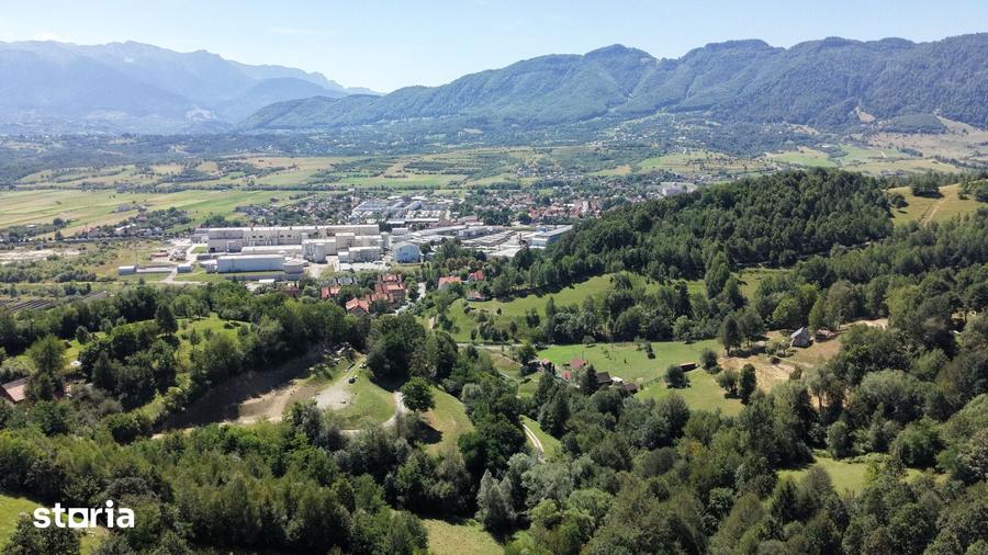 Teren de 2200 mp, în Central