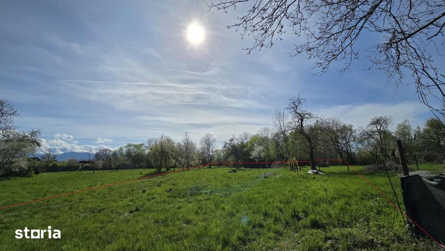 Teren de 1700 mp, în Recea