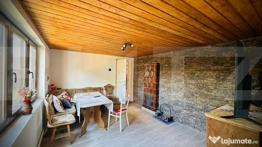 Casă cu 5 camere cu Teren 890 Mp în Miniș
