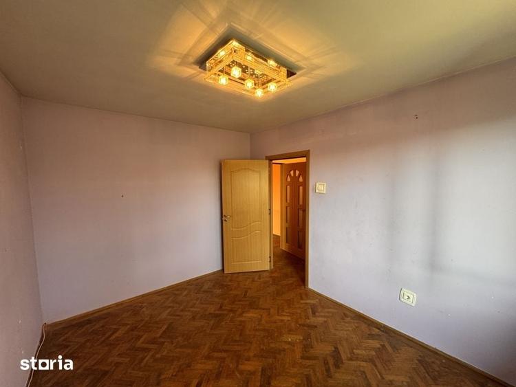 Apartament cu 3 camere decomandat în George Enescu