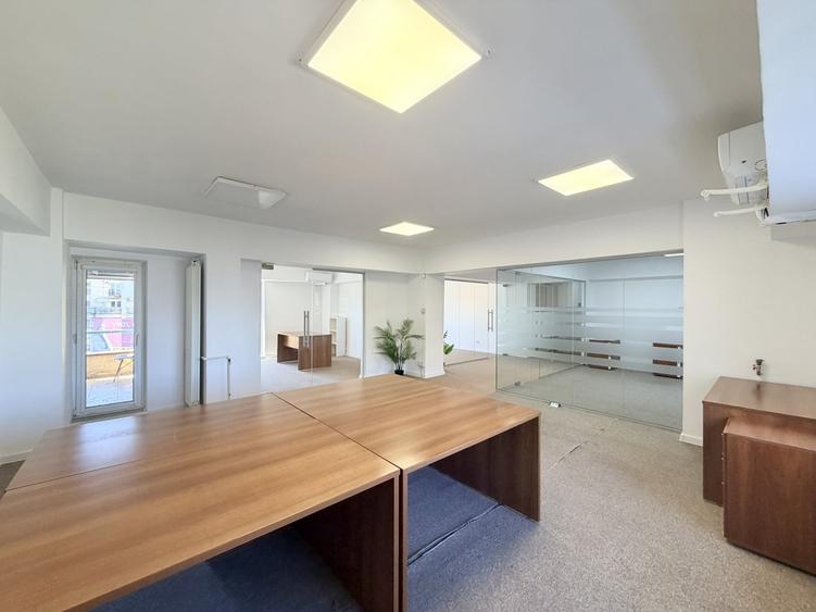 Apartament cu 4 camere decomandat în Unirii